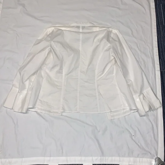 Tracy M button up - Picture 2 of 2